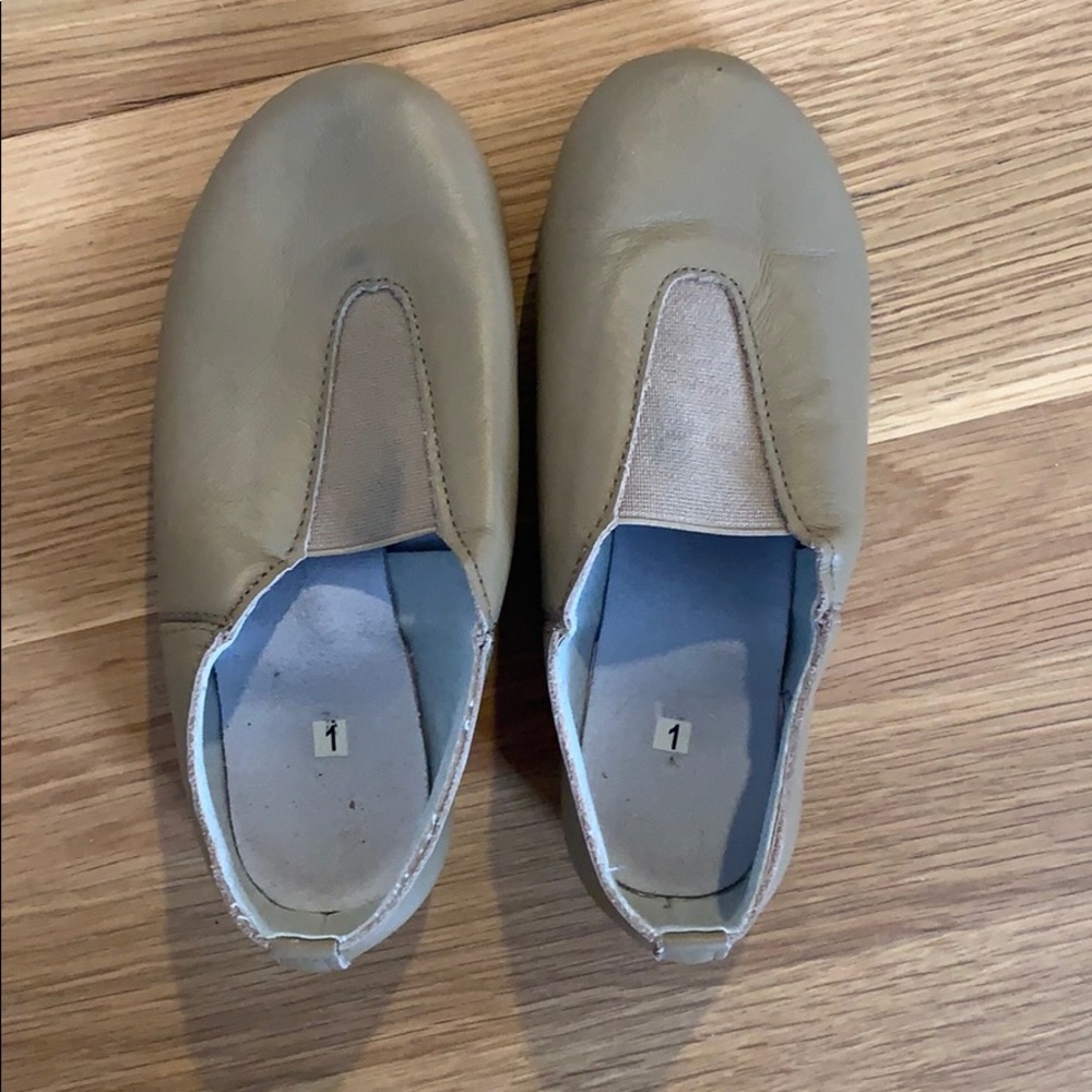 Girls size 1 Jazz shoes